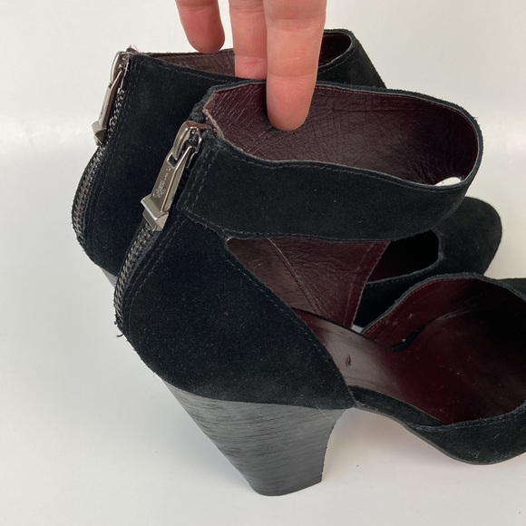 Report Signature Black Suede Chunky Heel Pump - Picture 5 of 15